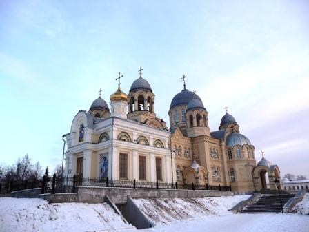 на фото: Верхотурский Свято-Николаевский мужской монастырь. Крестовоздвиж